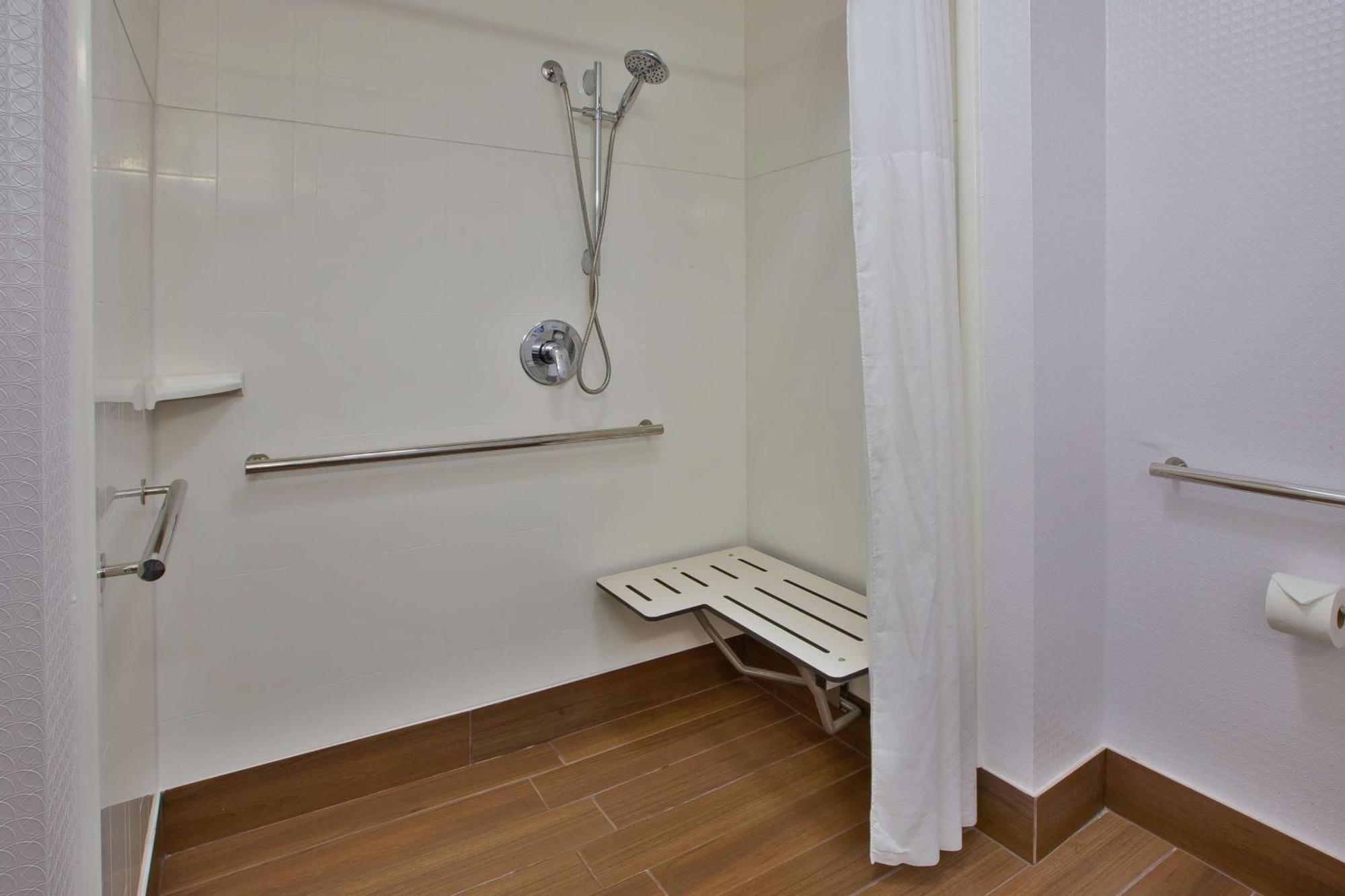 Hampton Inn Commerce/Нови Екстериор снимка